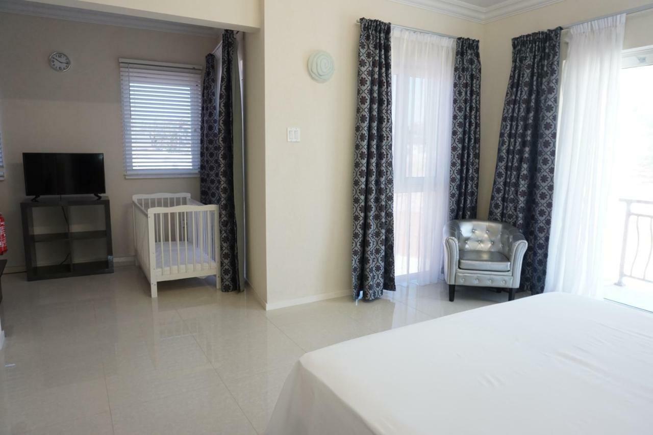Self Contained Apartment With Private Kitchen Higher Heights, Barbados Christchurch Eksteriør billede